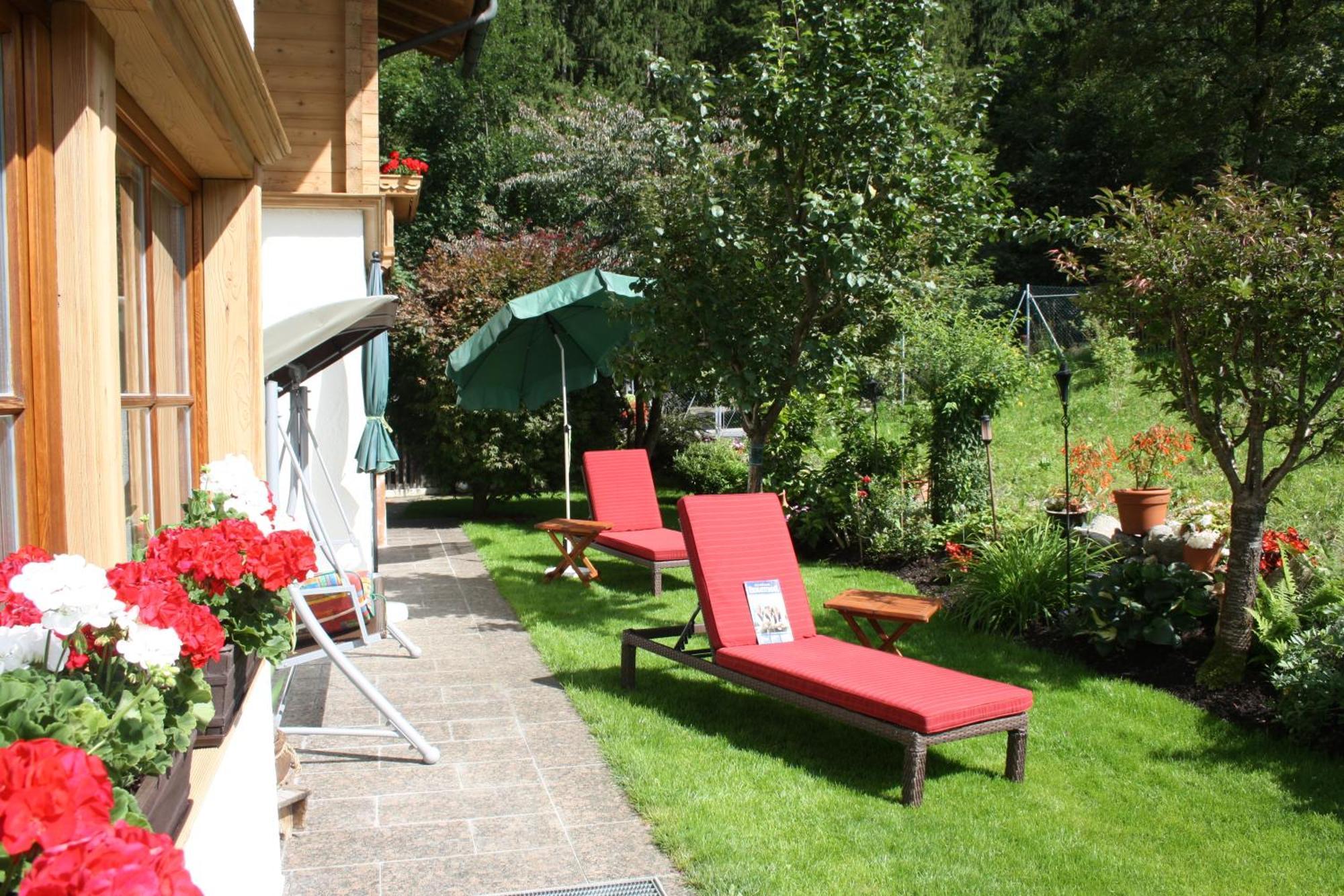 Aparthotel Vronis Waldhaus Adults Only Mayrhofen Exterior foto